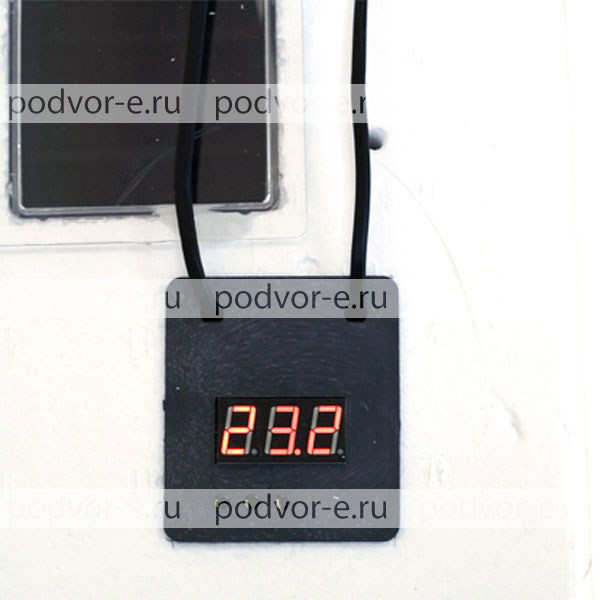 Инкубатор Несушка до 104 яиц с гигрометром и вентилятором 220/12 В